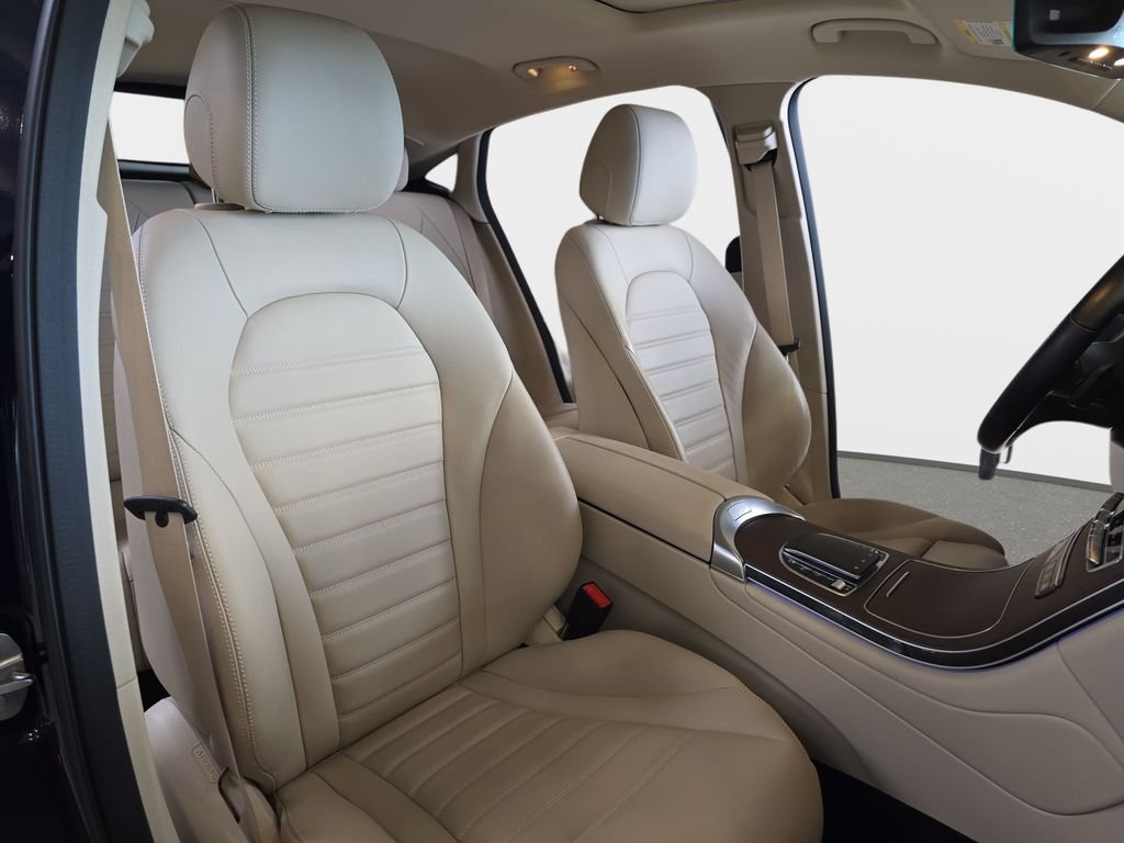 Used 2021  Mercedes-Benz GLC 300 Coupe image 12