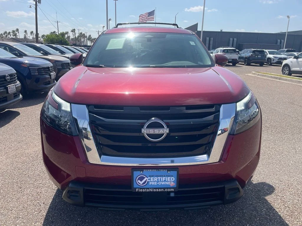 Used 2025 Red Nissan SV image 2