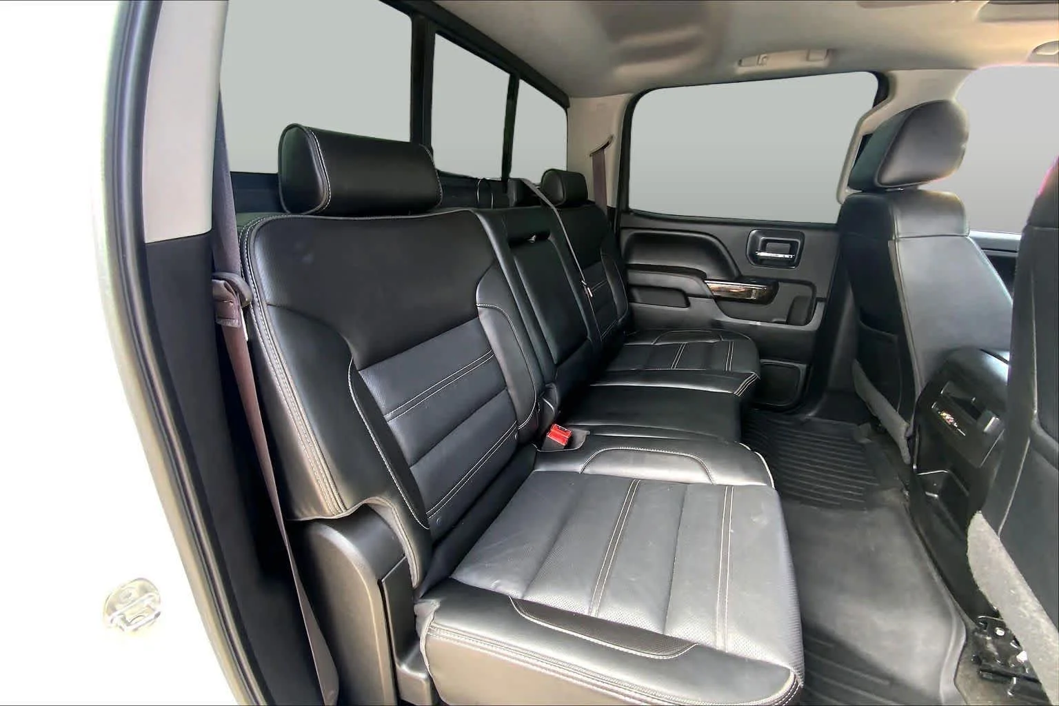 Used 2016 Summit White GMC Denali image 18