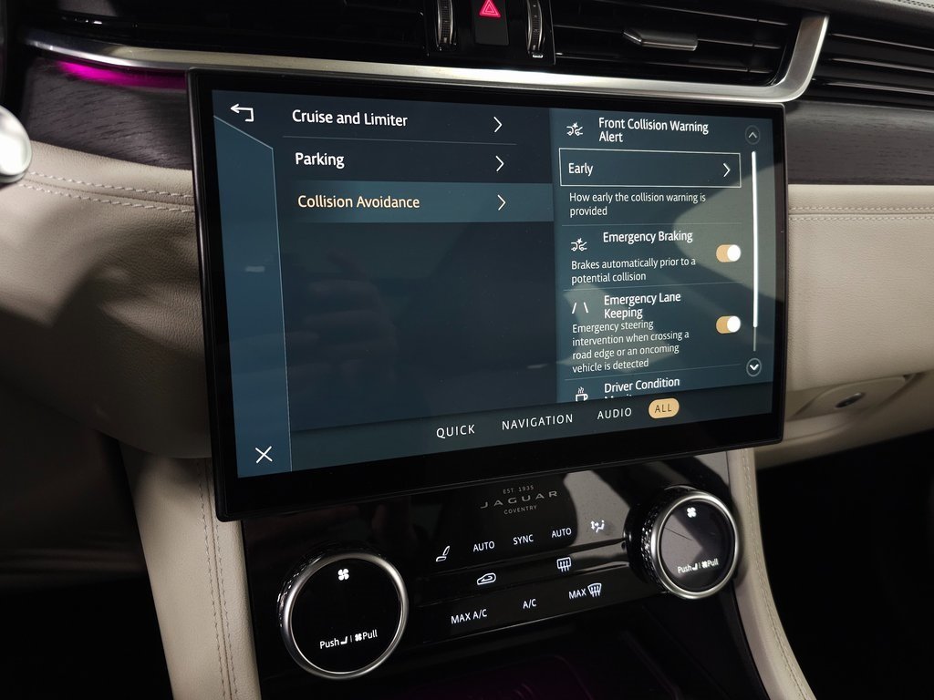 2022 JAGUAR F-PACE - Image 24