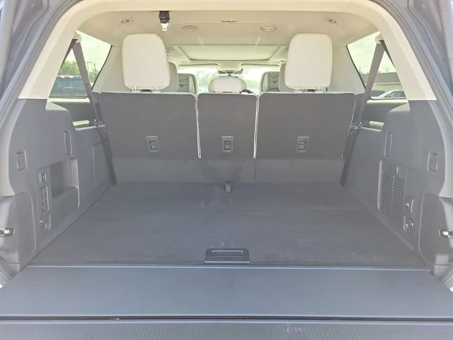 New 2027 White Ford Platinum image 7