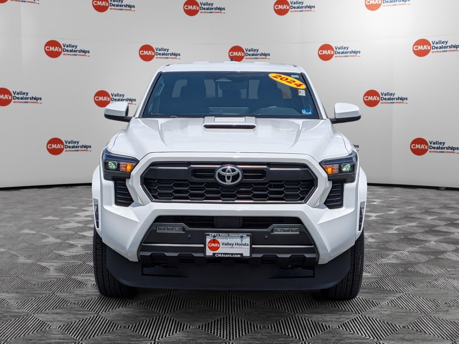 Used 2024 Ice Cap TOYOTA  image 2