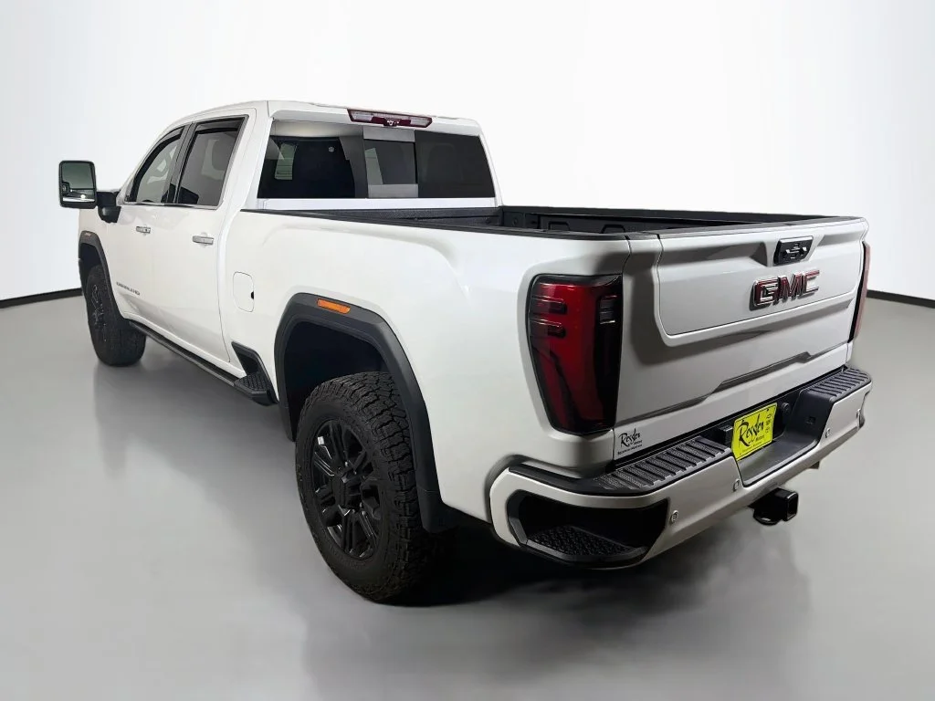 Used 2024 White Frost Tricoat GMC Denali image 8