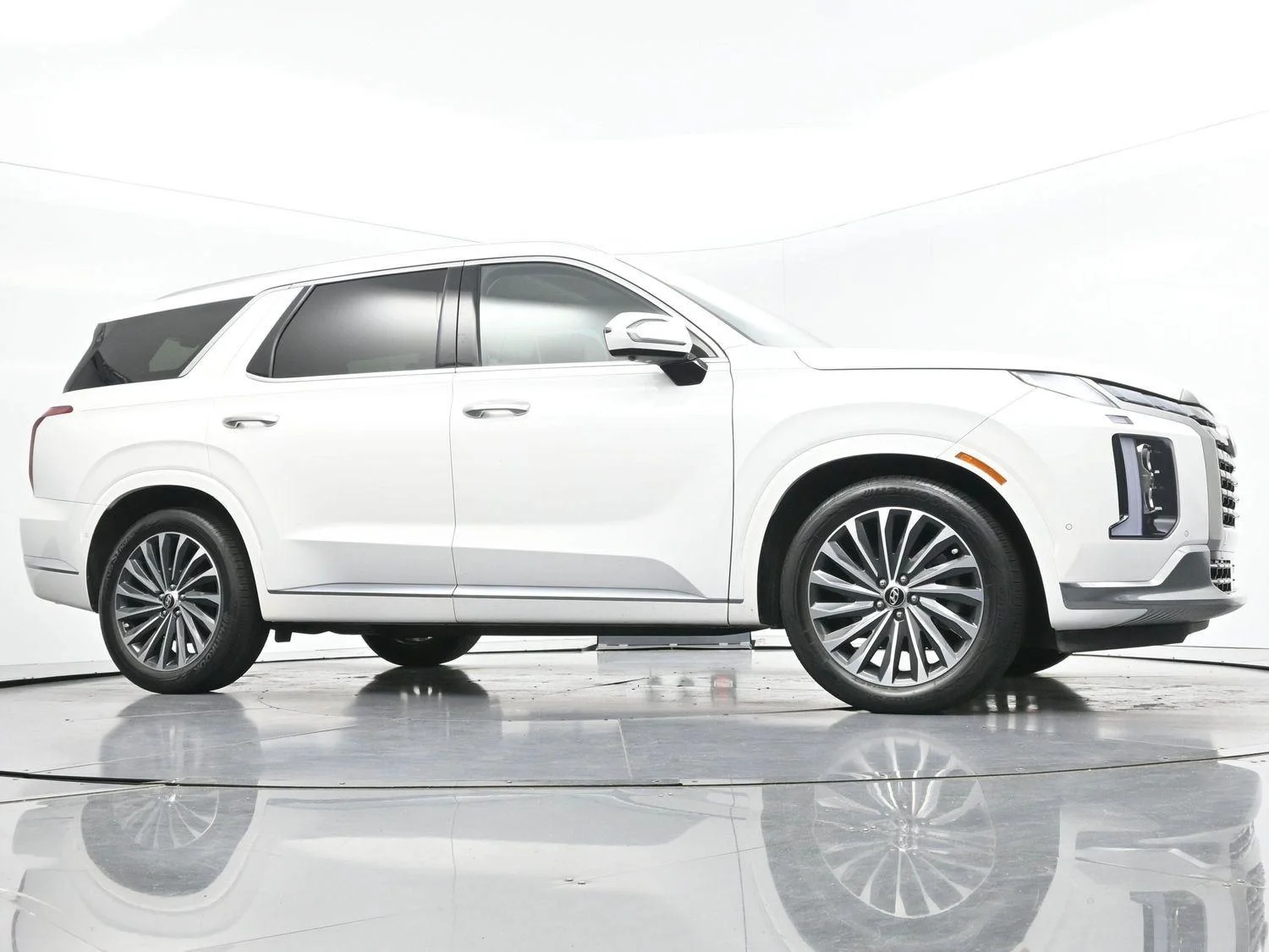 Used 2024 Hyper White Hyundai Calligraphy image 53