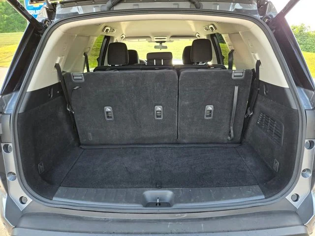 Used 2025 Gray Nissan SV image 16