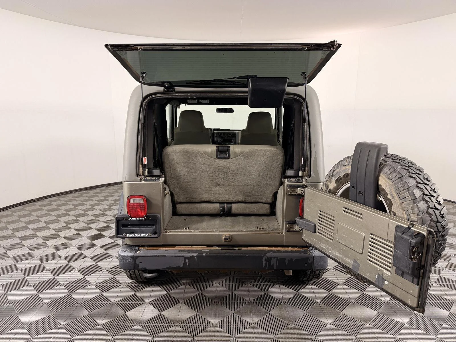 Used 2006 Light Khaki Metallic Jeep Rubicon image 5