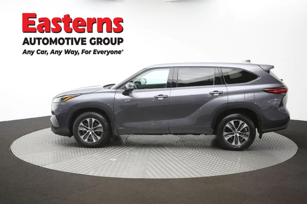 Used 2022 Gray Toyota XLE image 62