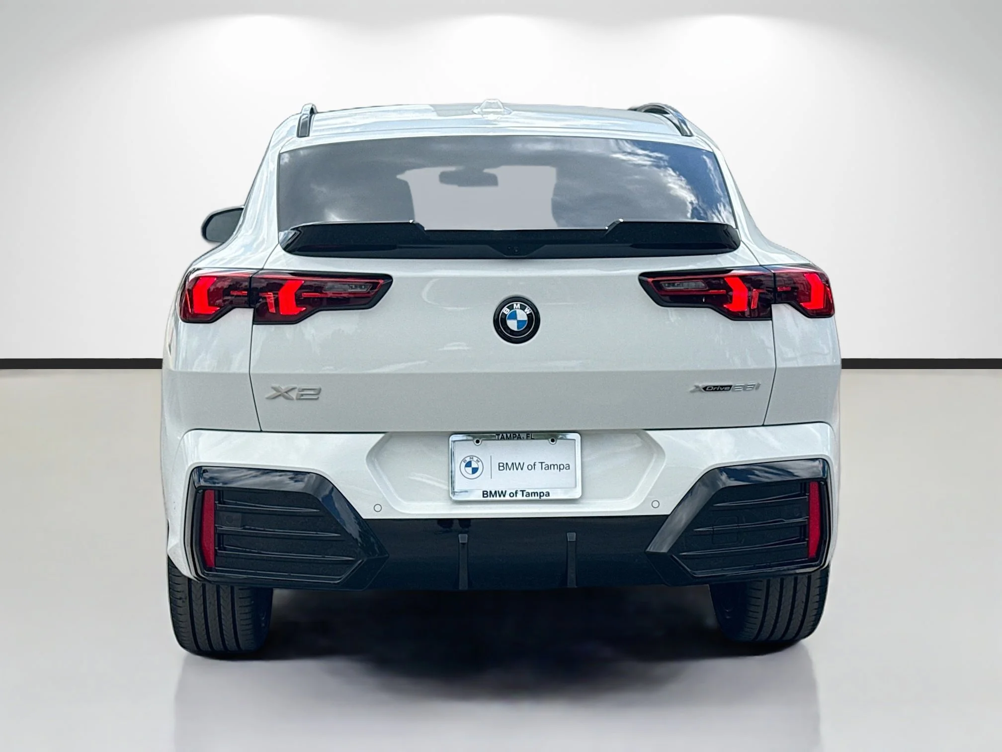 New 2026 Alpine White BMW xDrive28i image 4