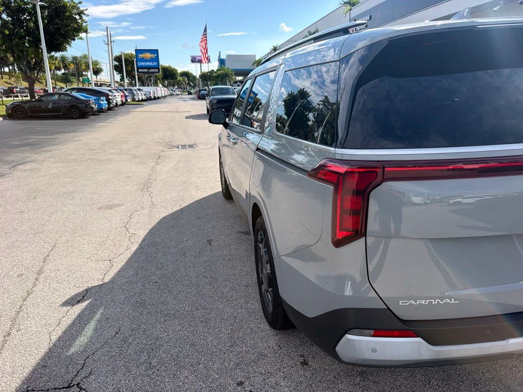 Used 2025 Ceramic Silver Kia EX image 11