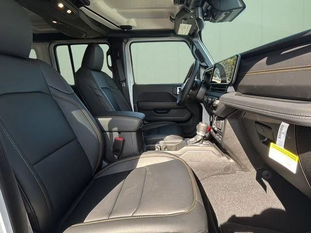 2025 Jeep Wrangler 4-Door Sahara - Photo 43