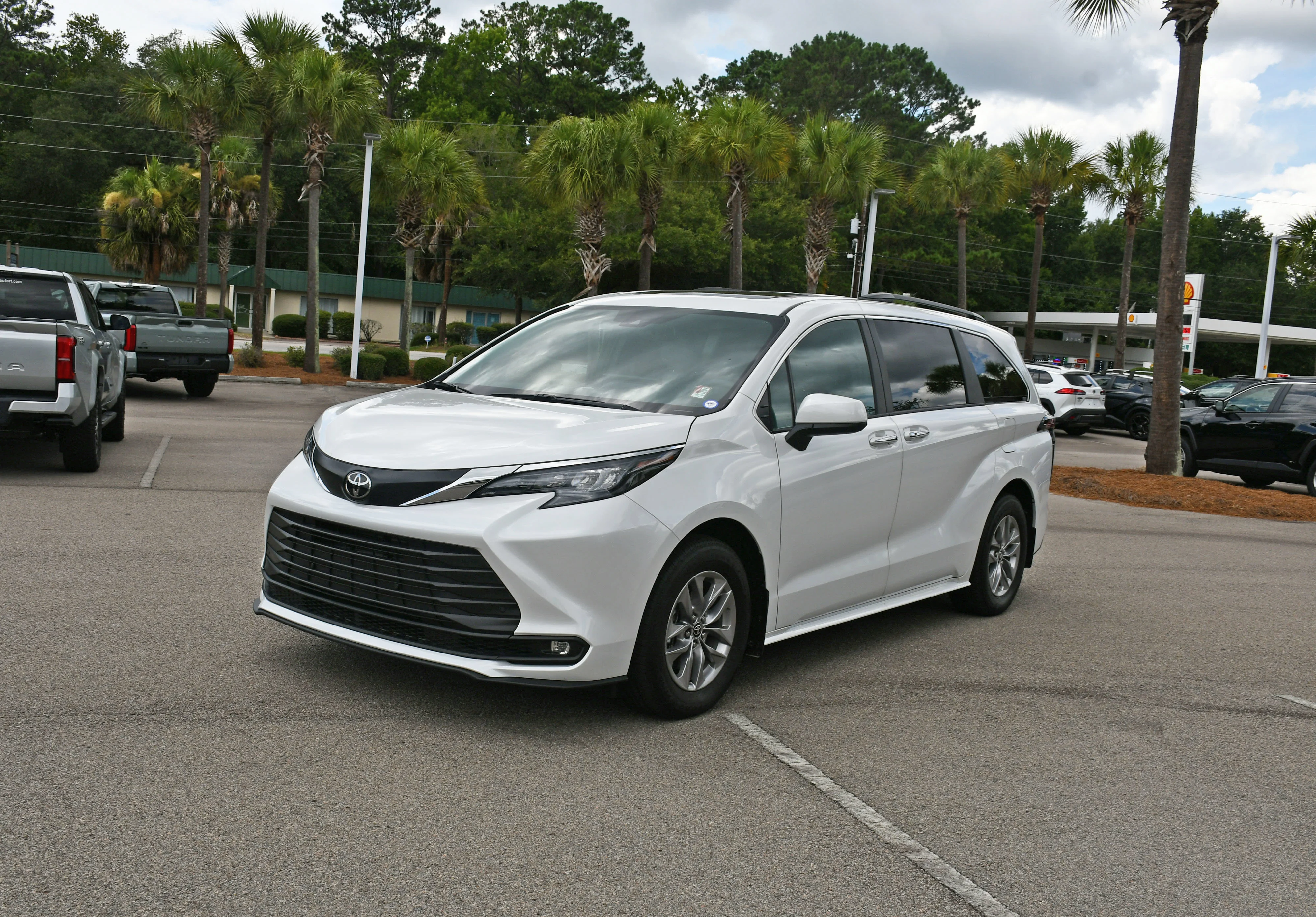 Used 2026 Beige Toyota XLE image 5