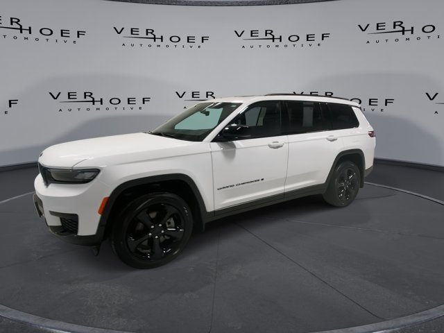 Used 2025 Bright White Clearcoat Jeep Altitude X image 4