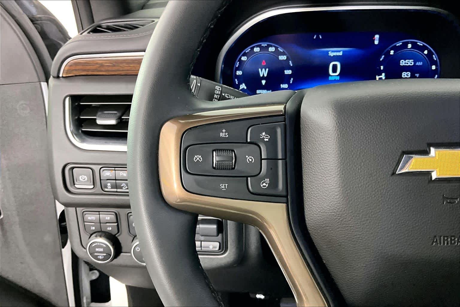 Used 2023 Iridescent Pearl Tricoat Chevrolet High Country image 21