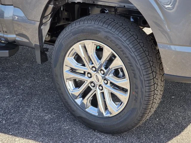 New 2026 Carbonized Gray Metallic Ford XLT image 8