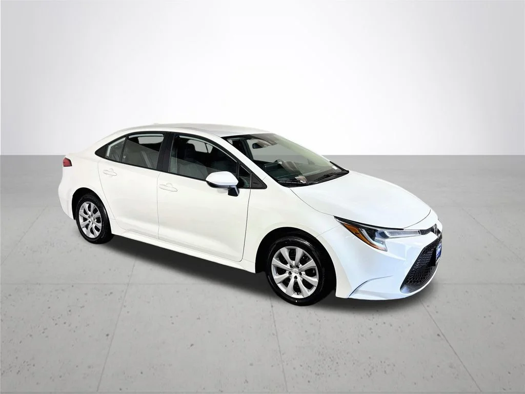 Used 2022 White Toyota LE image 4