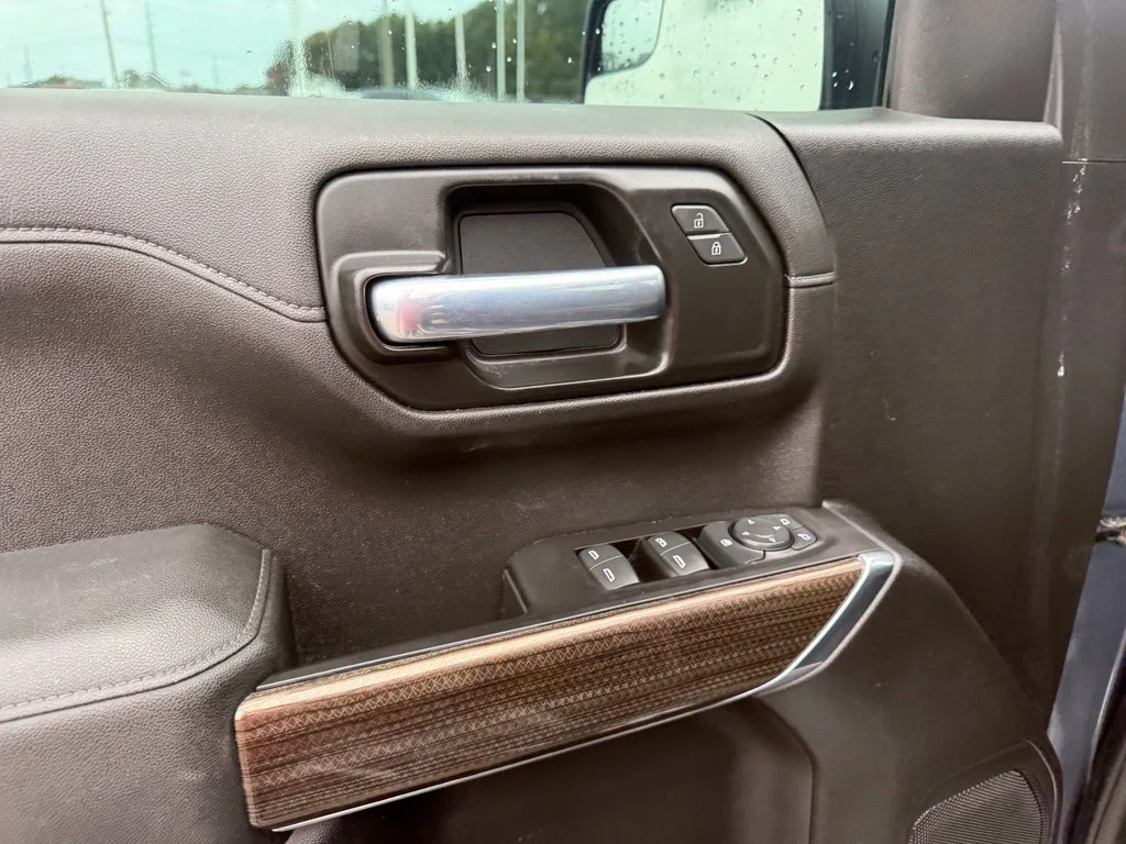 Used 2021 Gray Chevrolet LT image 5