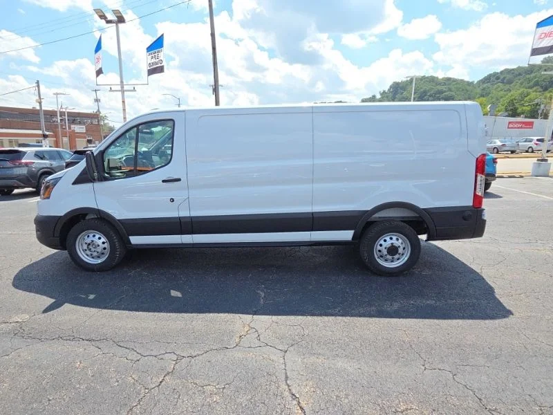 New 2026 Oxford White Ford Cargo Van image 4