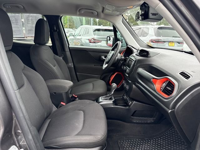 Used 2018 Granite Crystal Metallic Clearcoat Jeep Upland Edition image 9