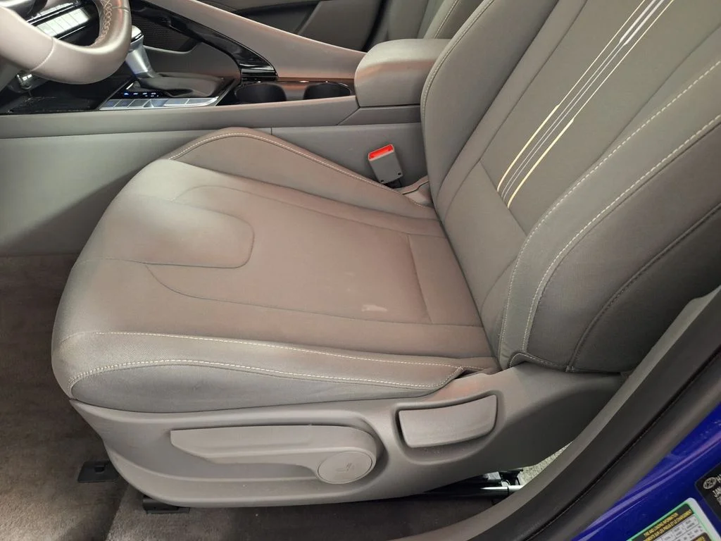 Used 2025 Intense Blue Hyundai SEL Convenience image 30