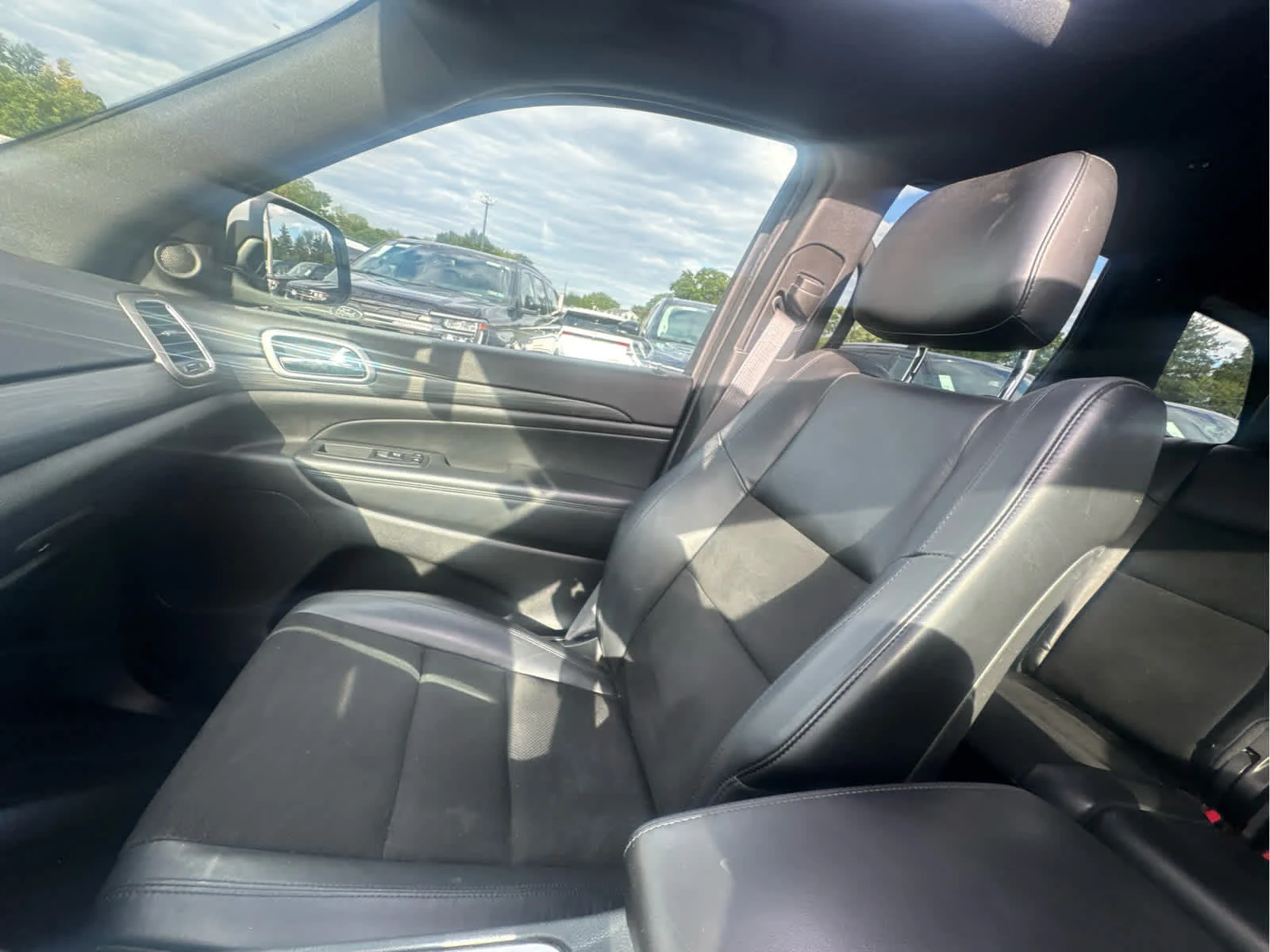 Used 2019 Bright White Clearcoat Jeep Altitude image 25