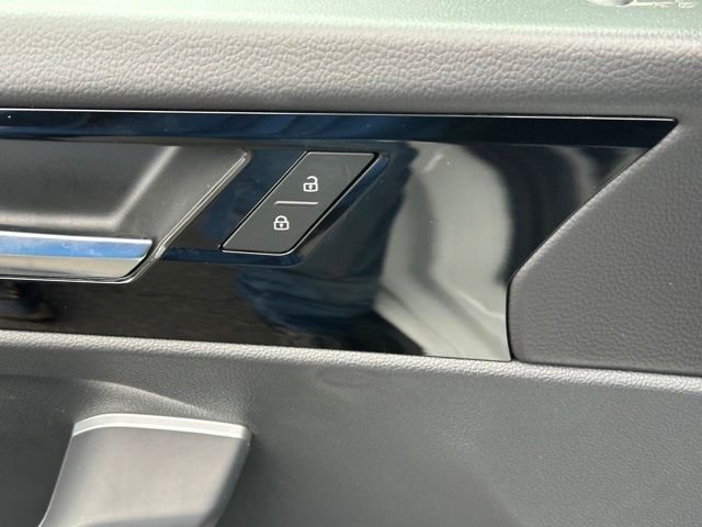 New 2026 Pure White Volkswagen 2.0T Autobahn image 17
