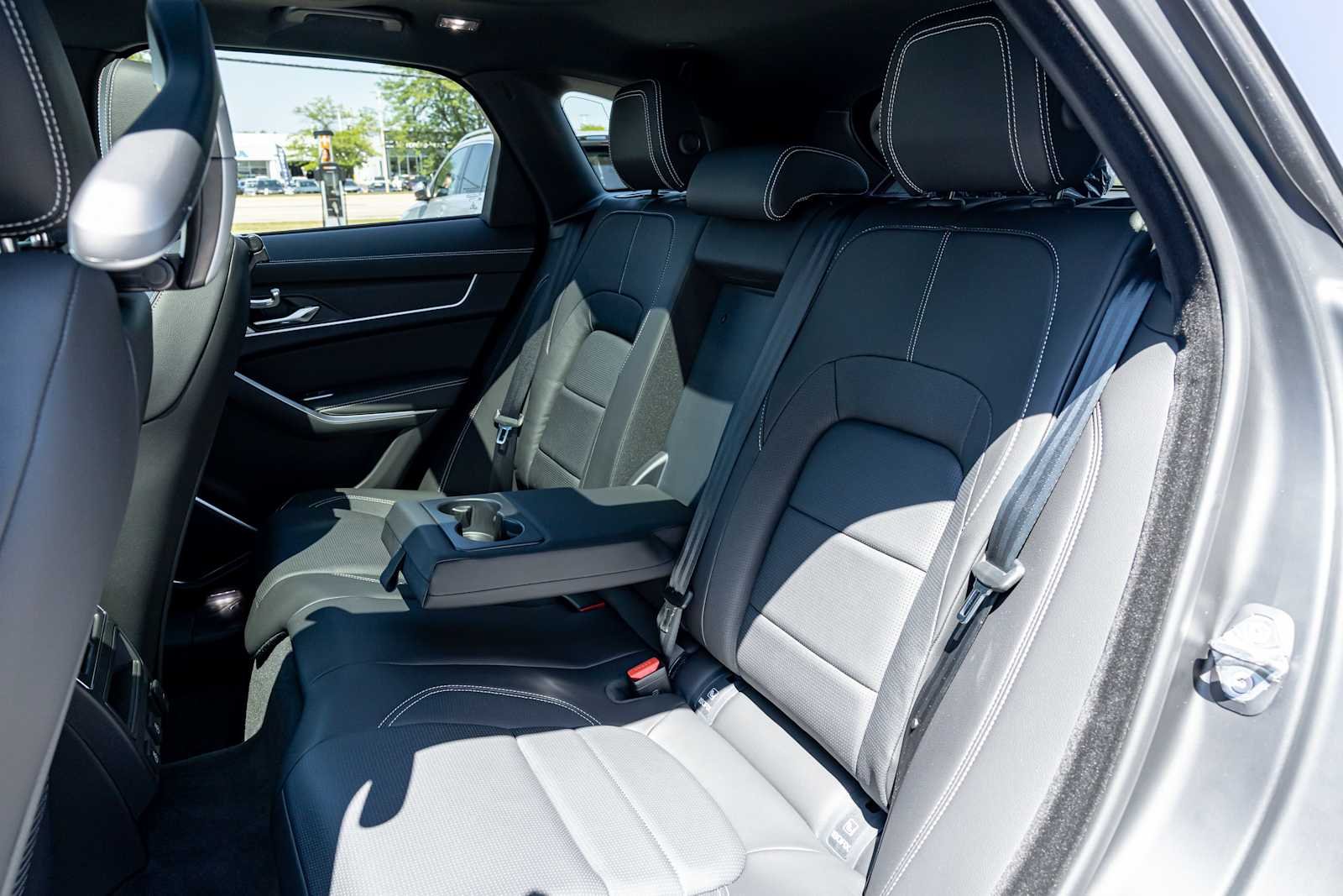 2026 Jaguar F-Pace R-Dynamic S - Photo 28