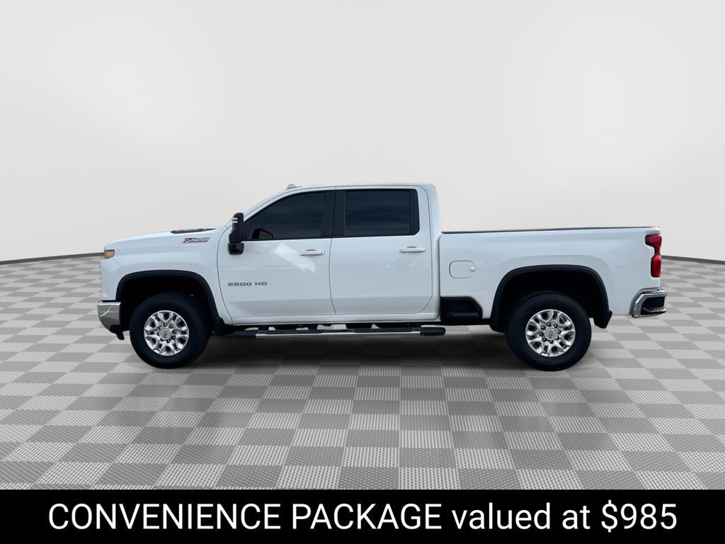 Used 2025 Summit White Chevrolet LT image 8
