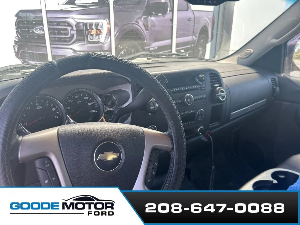 Used 2007 Silver Chevrolet LT image 4