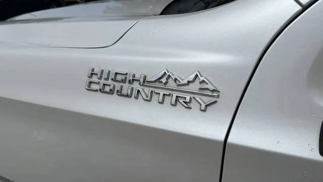 Used 2021 IRIDESCENT PEARL TRICOAT Chevrolet High Country image 39