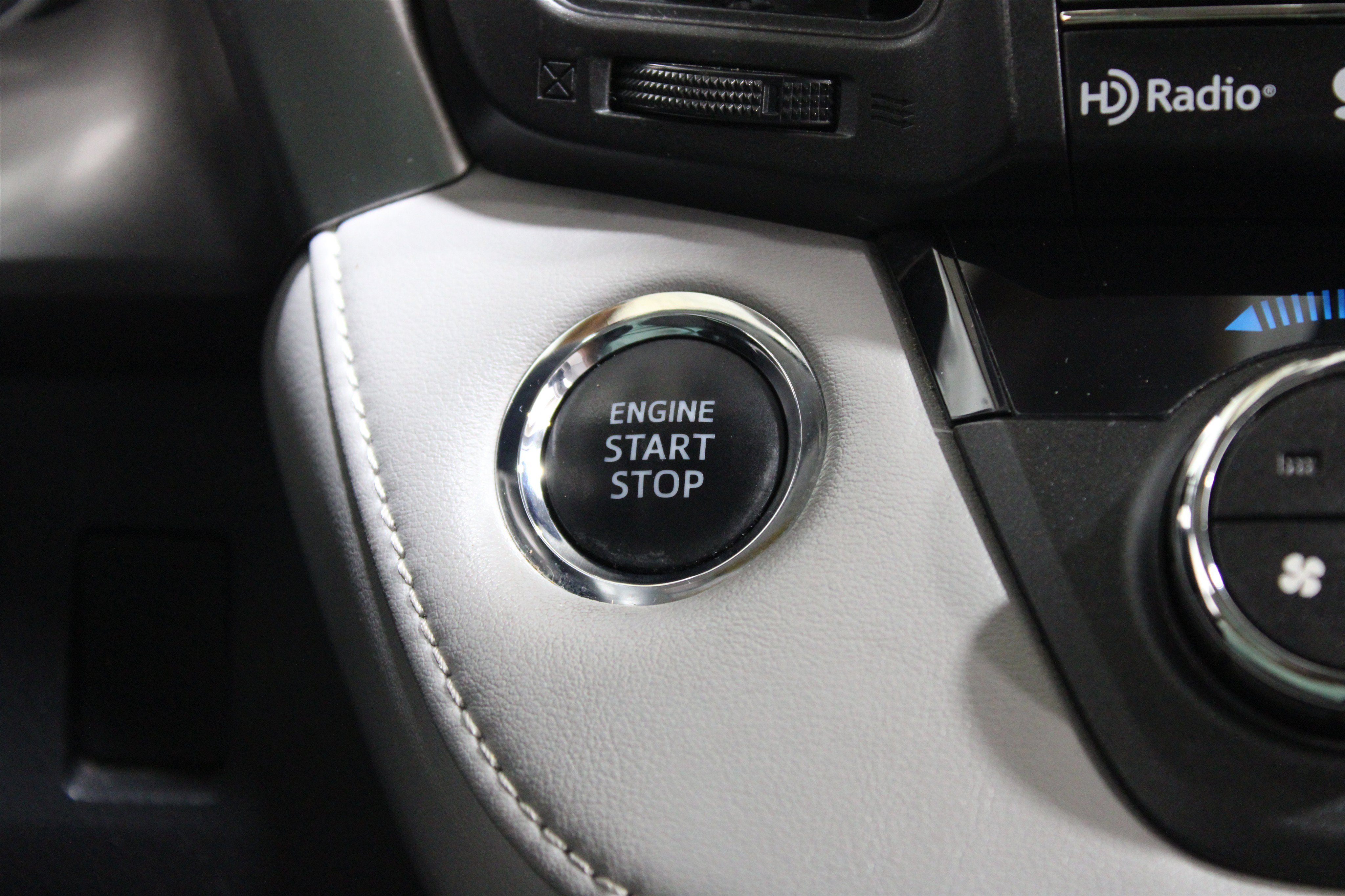 Used 2018 Silver Sky Metallic Toyota XLE image 16