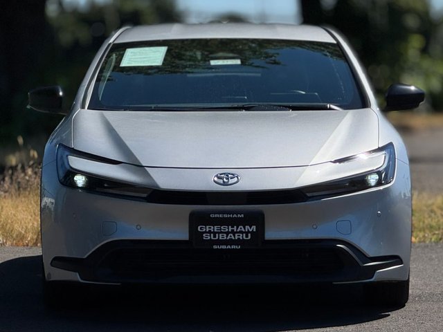 2025 Toyota Prius LE