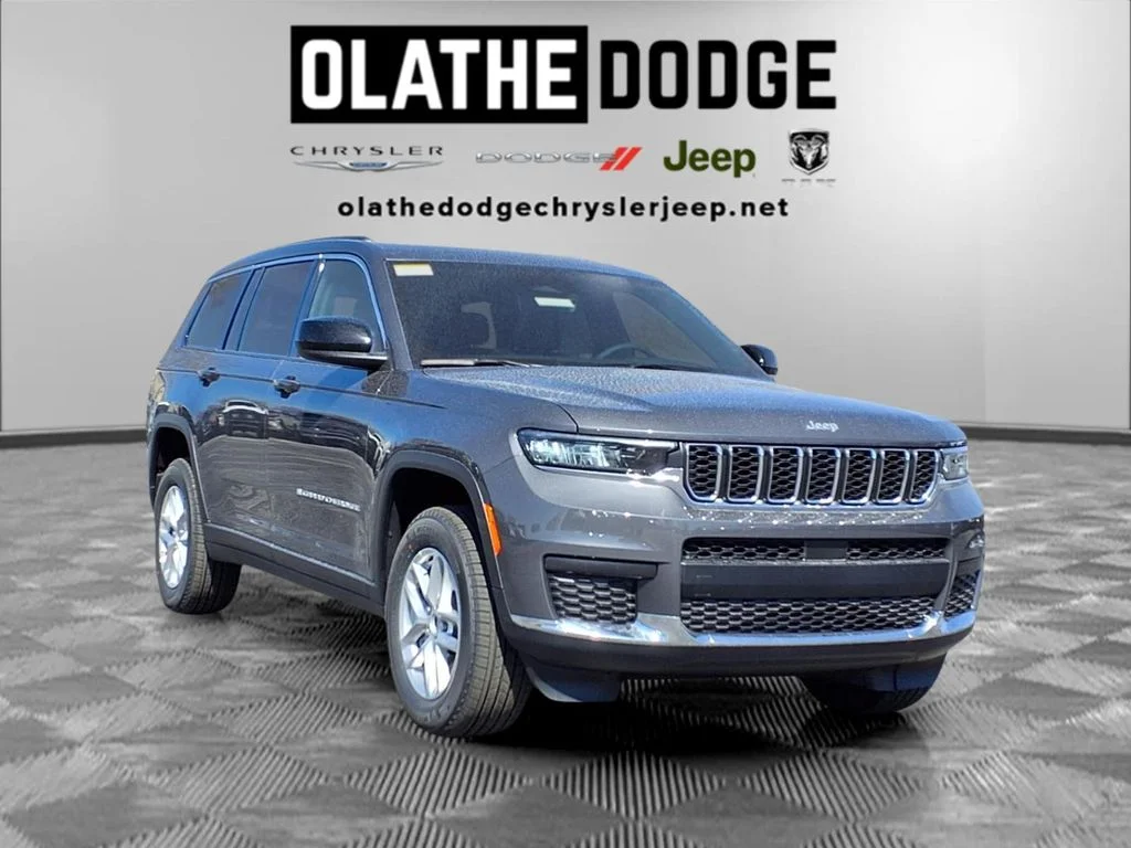 New 2026 Baltic Gray Metallic Clear-Coat Exterior Paint Jeep Laredo image 32