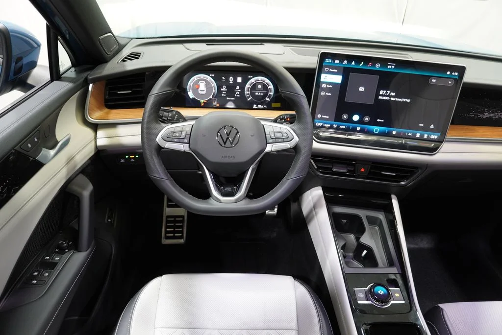 New 2026  Volkswagen 2.0T SEL R-Line Turbo image 12