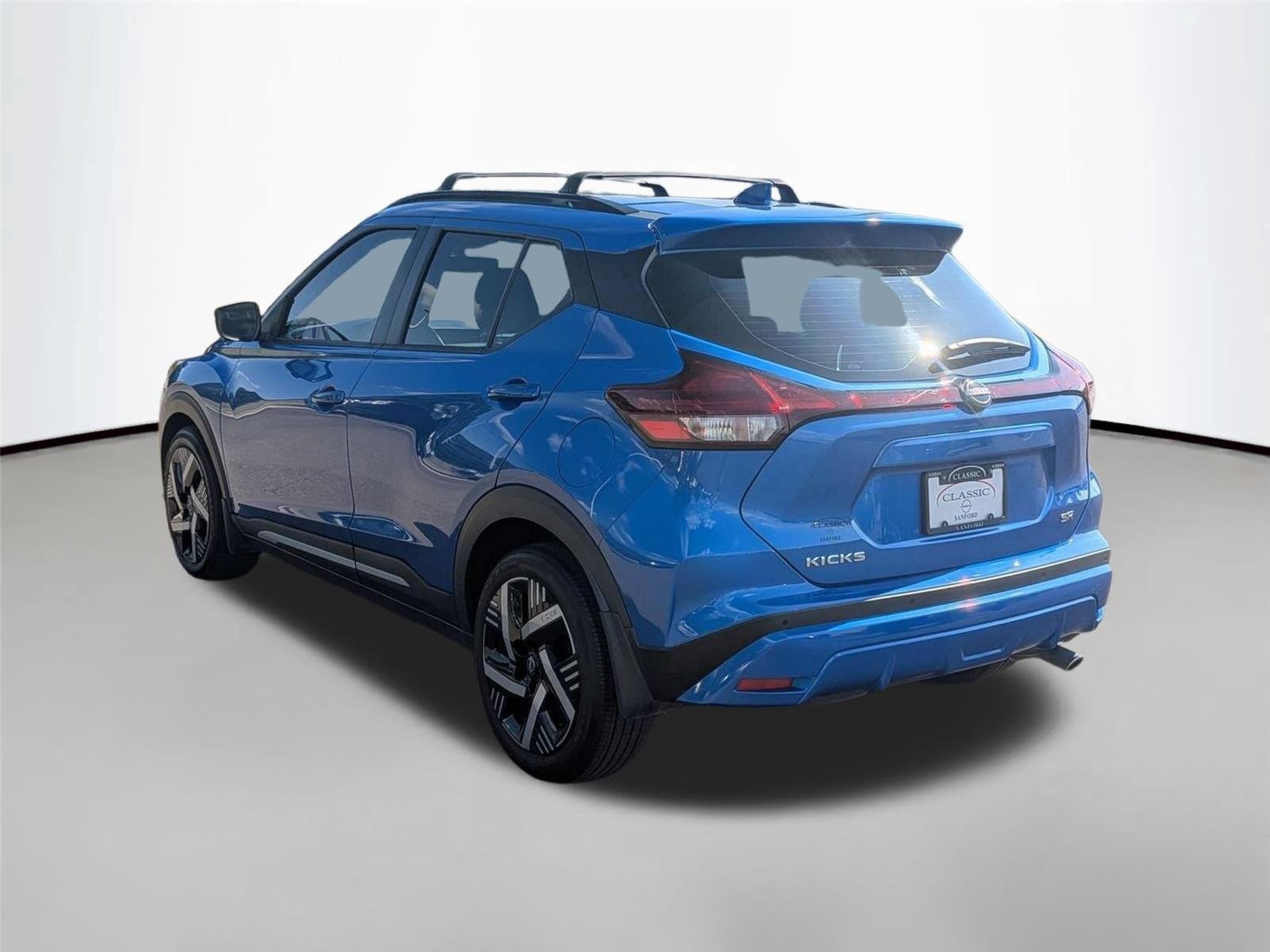 Used 2024 Electric Blue Metallic Nissan SR image 3
