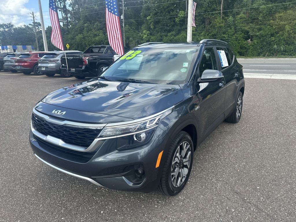 Used 2023  Kia EX image 12