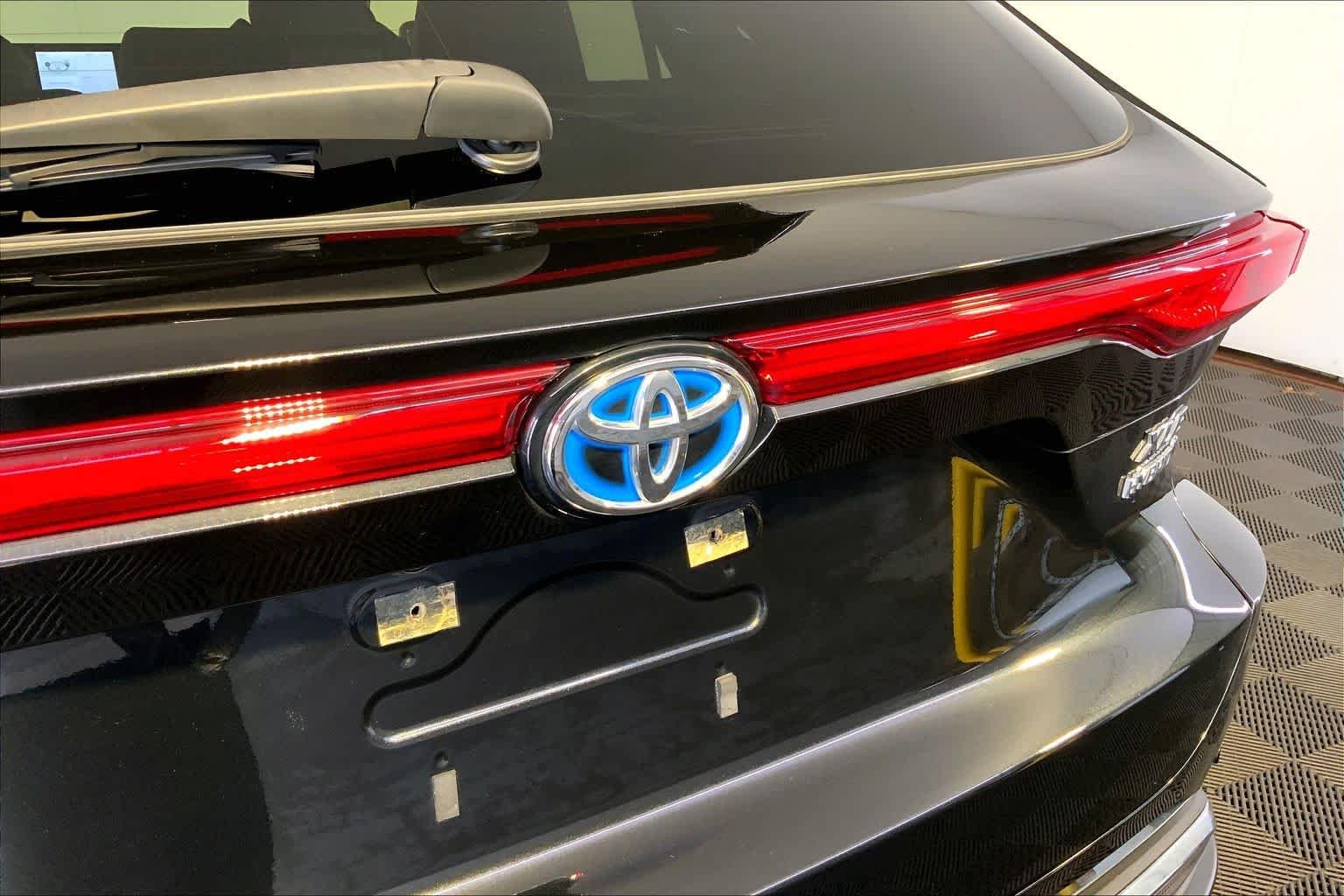 Used 2022 Celestial Black Toyota XLE image 33