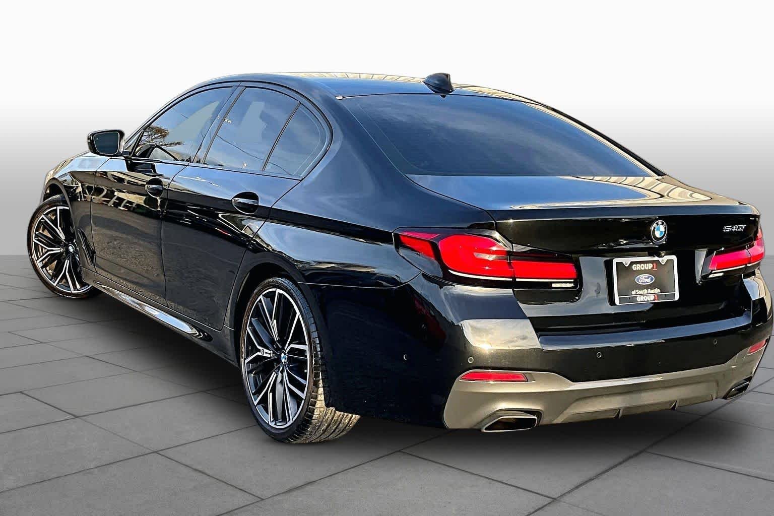 Used 2022 Black Sapphire Metallic BMW 540i image 11
