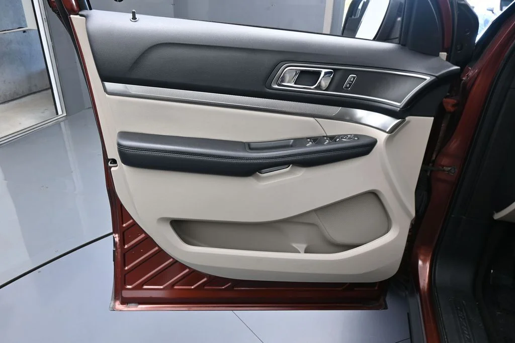 Used 2018 Cinnamon Glaze Metallic Ford XLT image 13