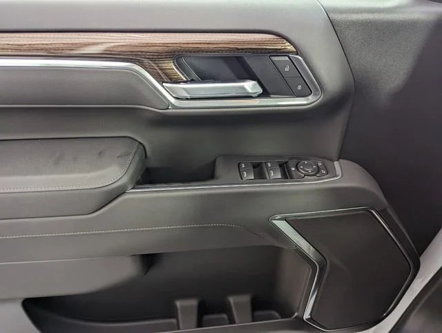 2025 Chevrolet Silverado 1500 LT - Photo 14