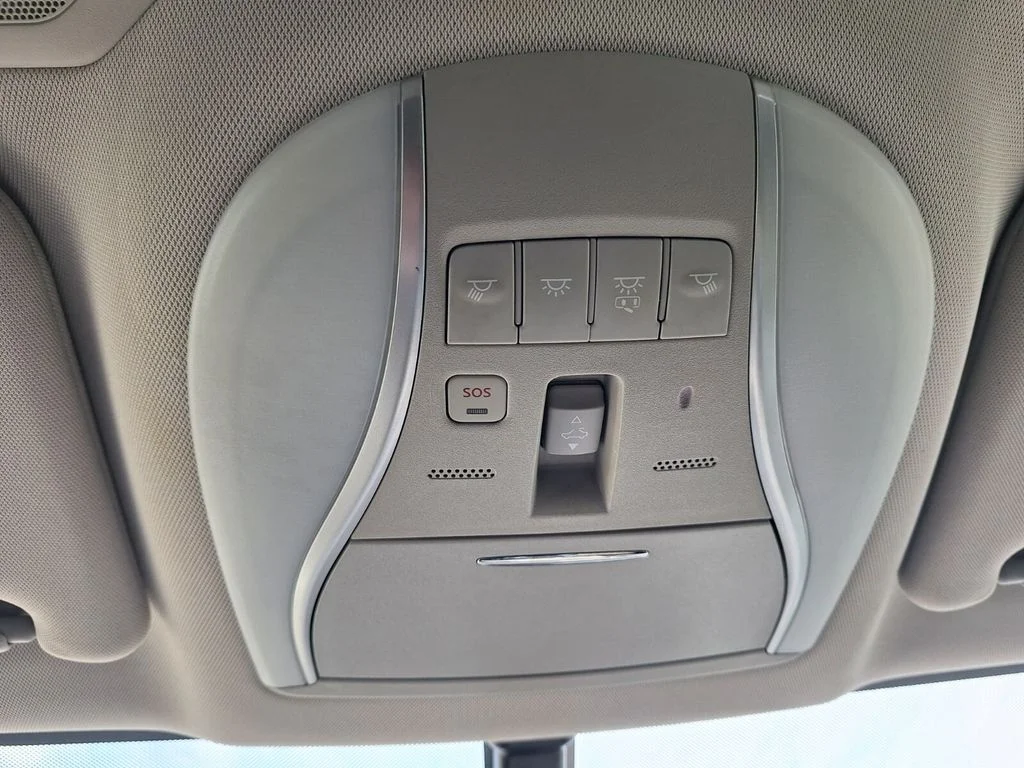 Used 2020 Blue INFINITI LUXE image 19
