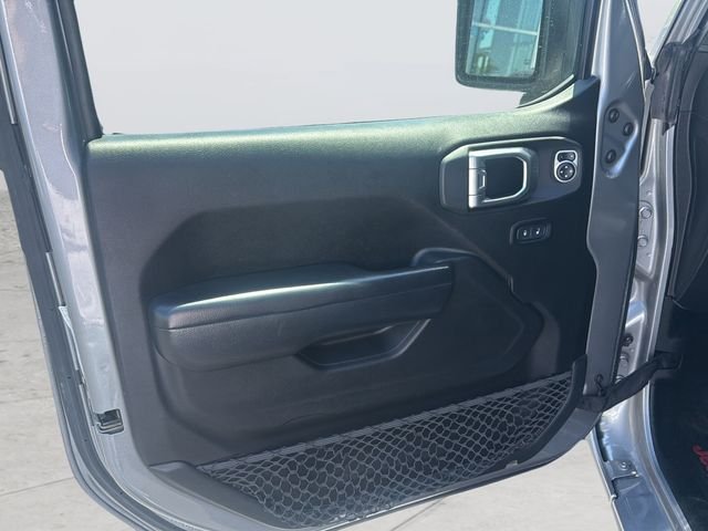 Used 2019 Silver Jeep Unlimited Sport S image 19