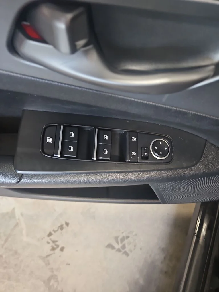 Used 2019 Black Kia LXS image 21
