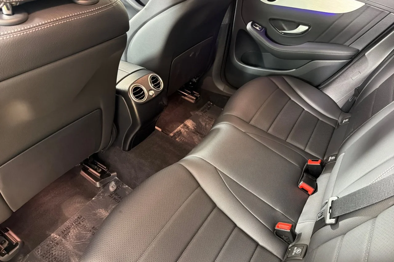 Used 2022 Black Mercedes-Benz GLC 300 image 11