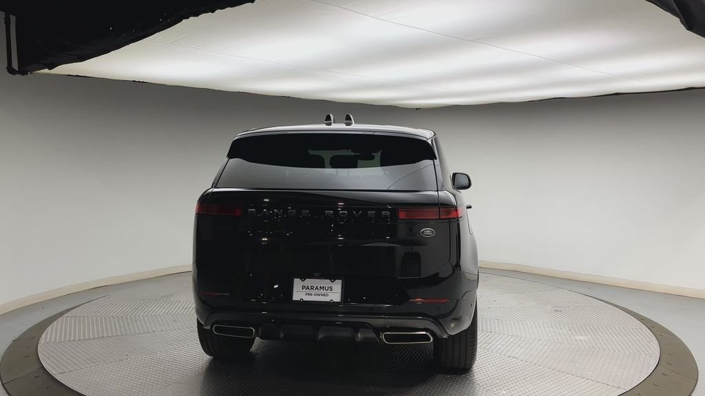 Used 2023 Santorini Black Metallic Land Rover SE Dynamic image 3