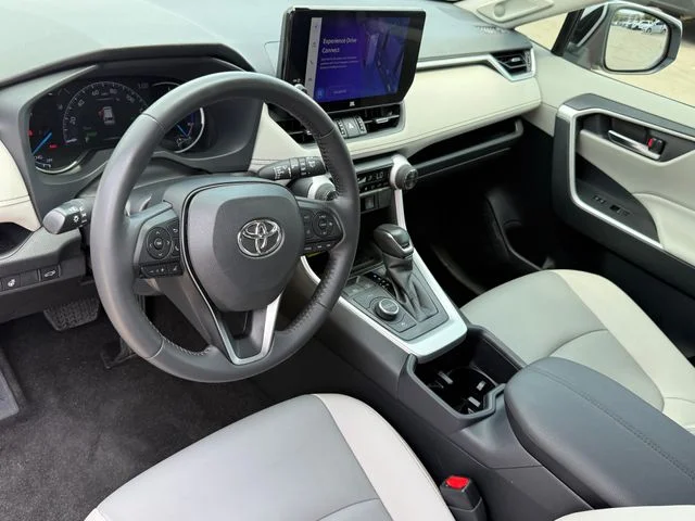 Certified Used 2023 SILVER SKY METALLIC Toyota XLE Premium image 12