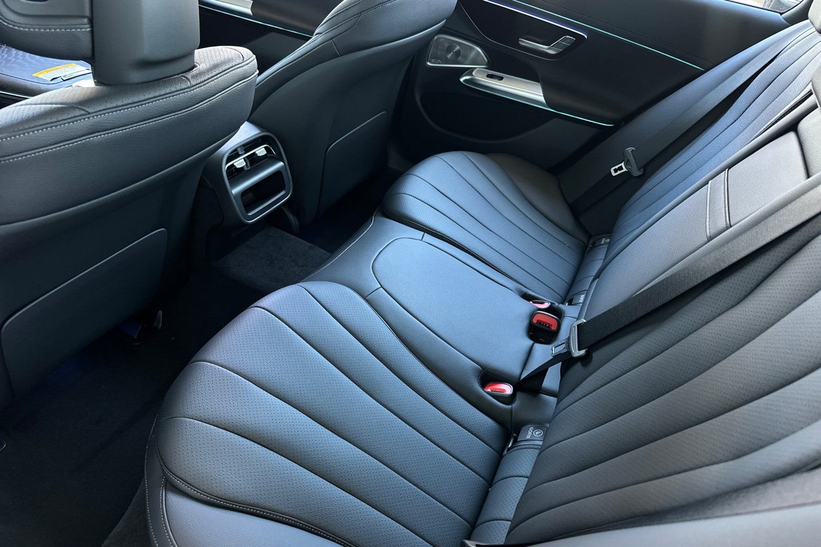 2026 Mercedes-Benz E-Class E350 - Photo 11