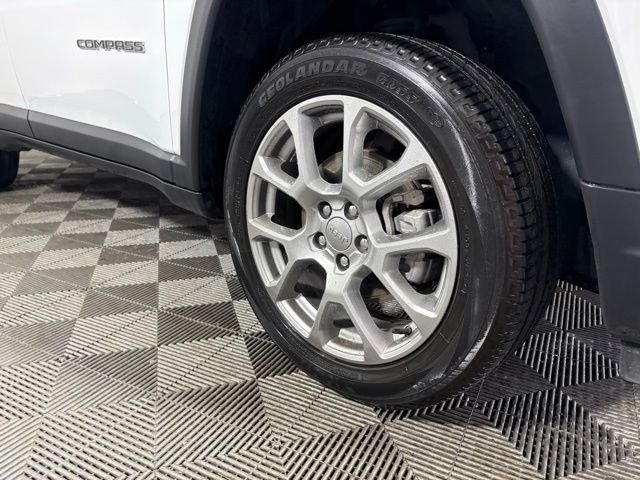 Certified Used 2022 White Jeep Latitude Lux image 10