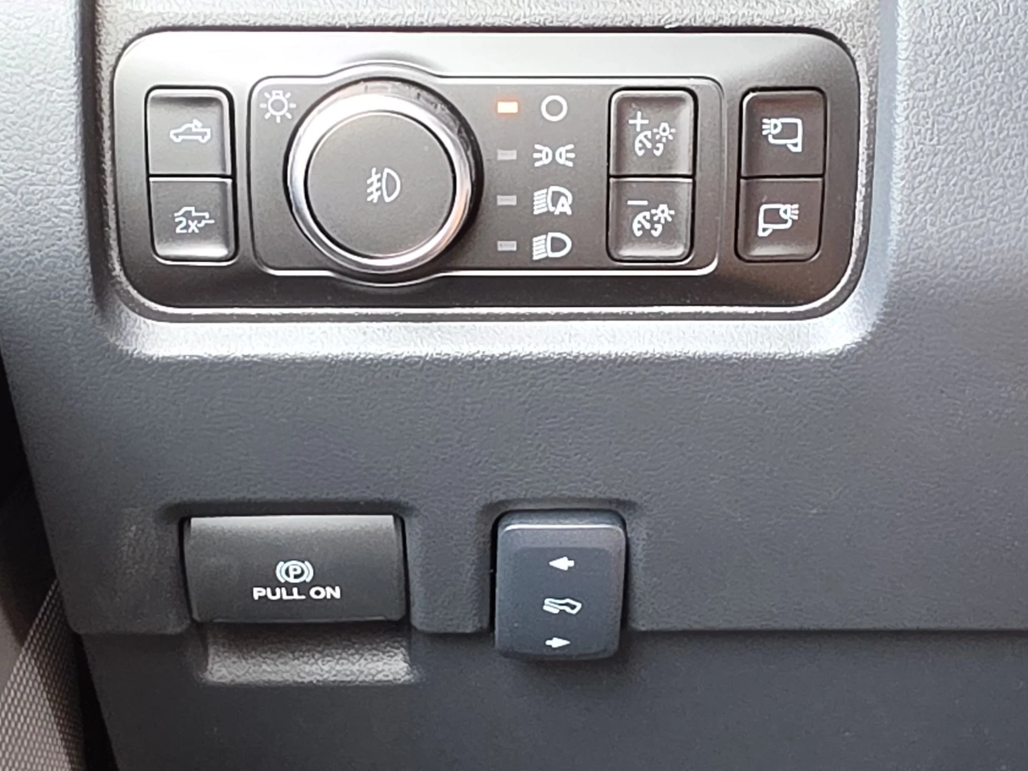 New 2026 Agate Black Metallic Ford F-250® Lariat® image 17
