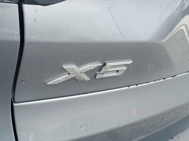 Used 2025 Gray BMW xDrive40i image 27