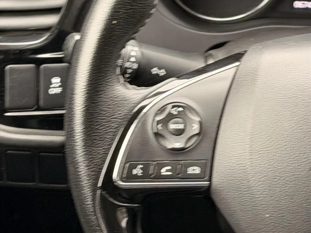 Used 2019  Mitsubishi SE image 20